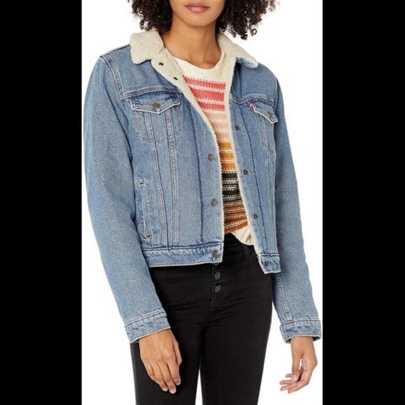 Levi's Women's Ex-Boyfriend Sherpa Trucker Jackets - Picture 1 of 3